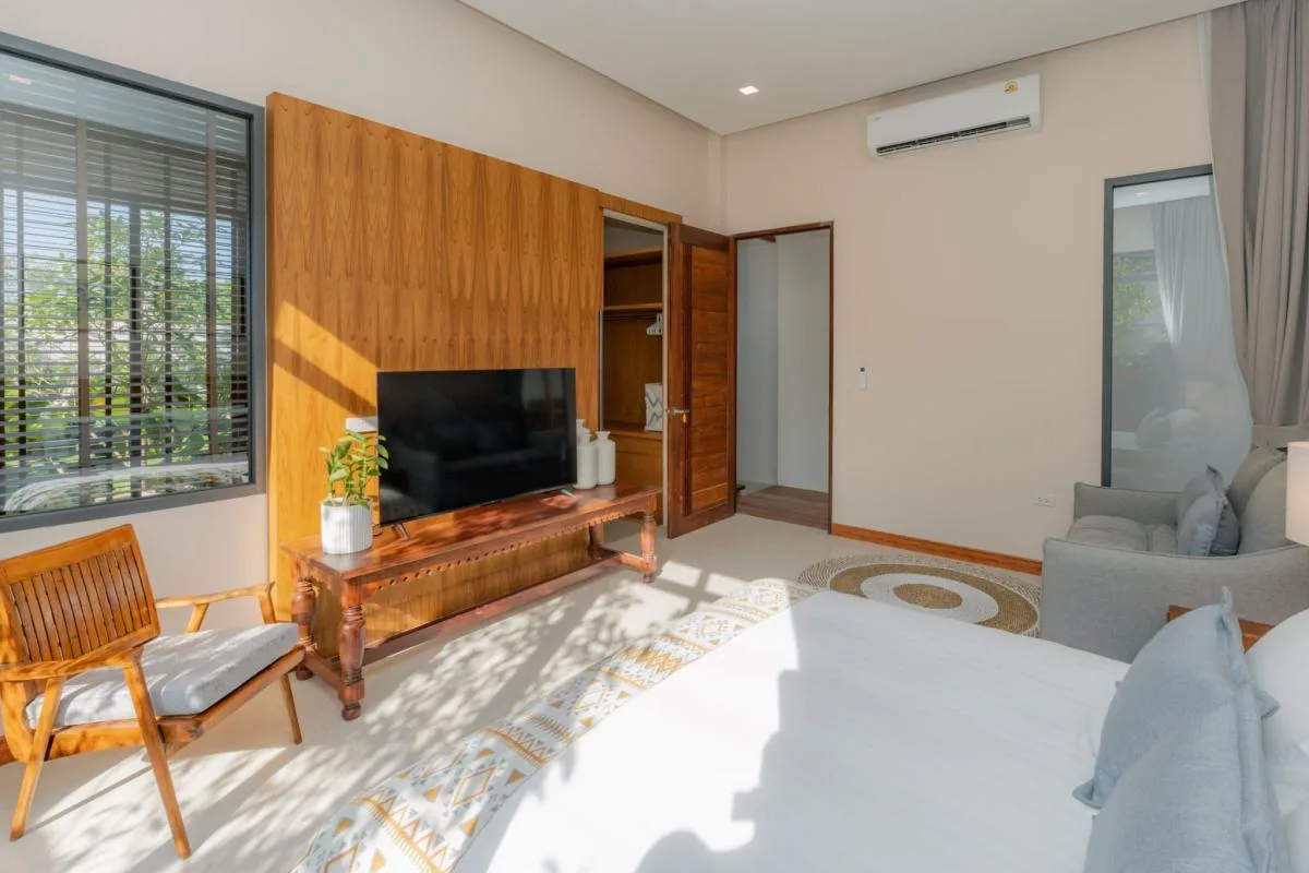 Urmi Villa — photo 16