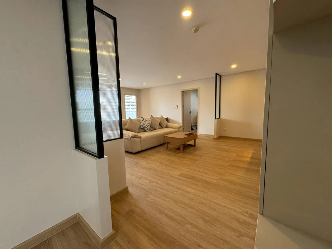 Supalai Place — photo 1