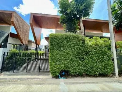 The 8 Pool Villa