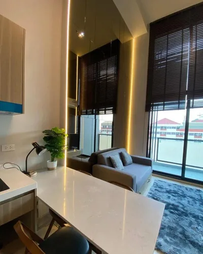Altitude Unicorn Sathorn - Tha Phra