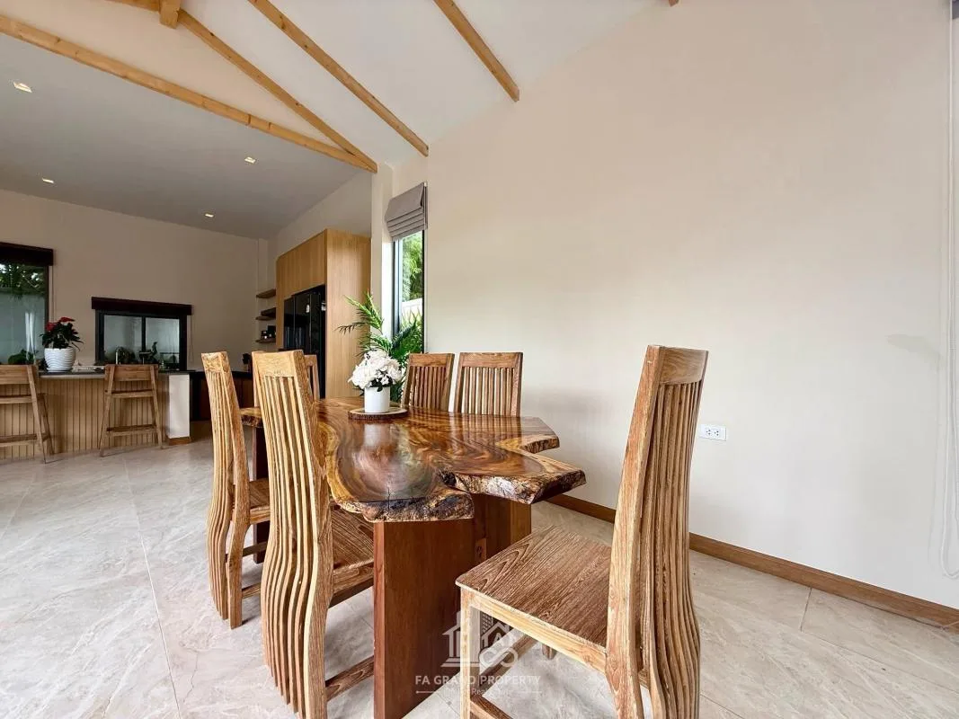 Urmi Villa — photo 16