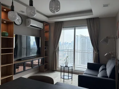 Thru Thonglor