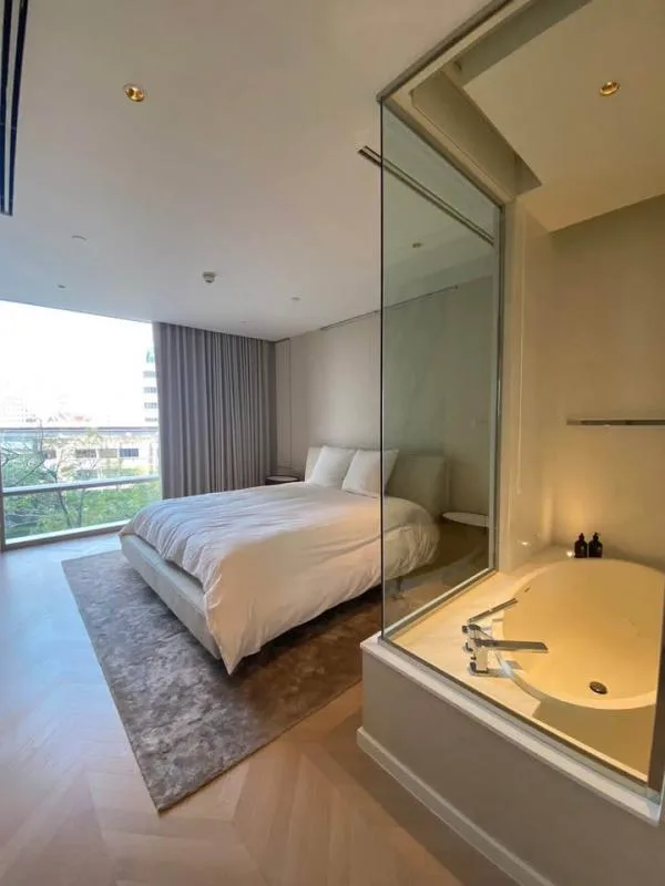 Four Seasons Private Residences — photo 6