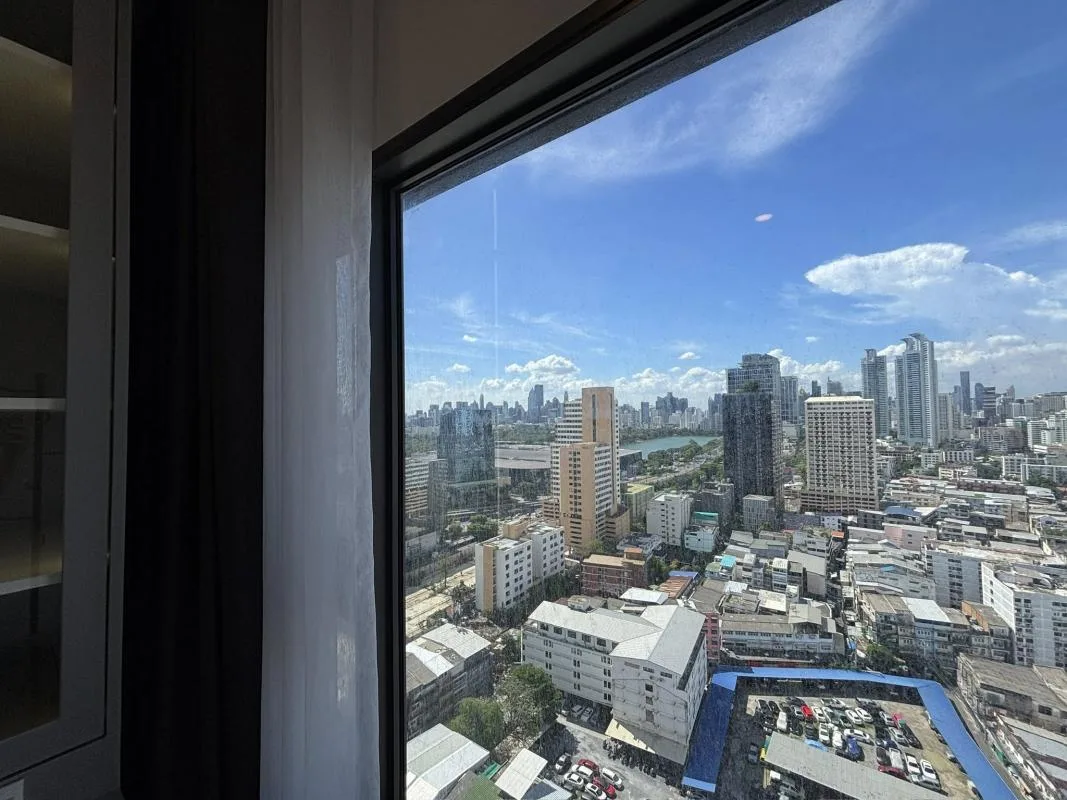 Life Rama 4 - Asoke — photo 13