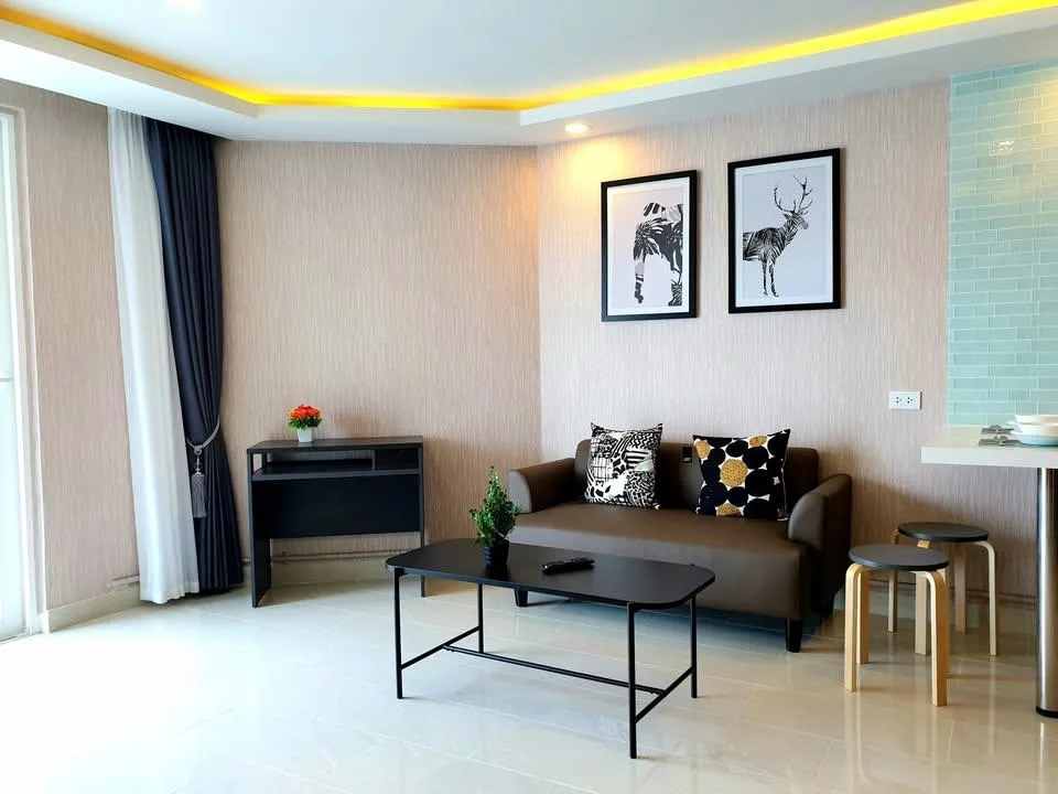 Grand Avenue Residence — photo 2