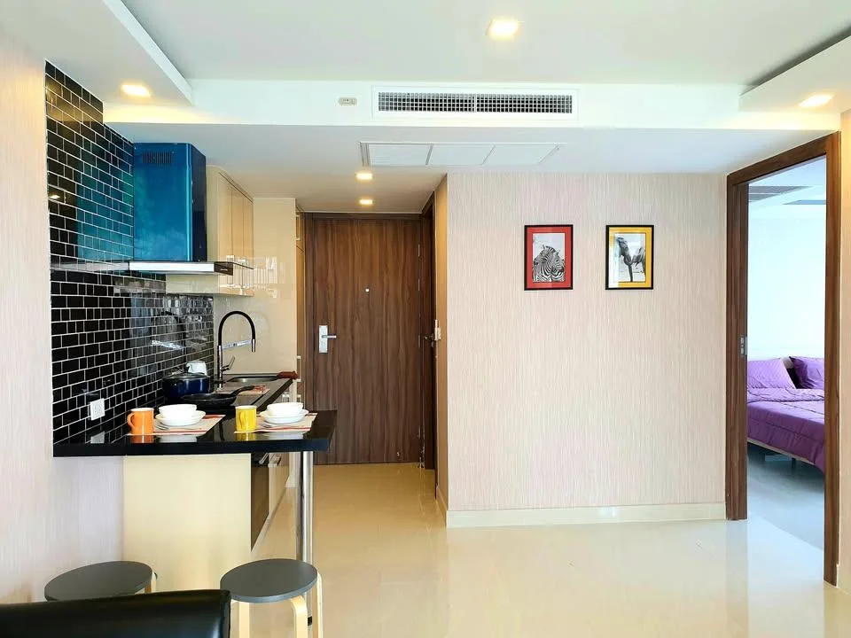 Grand Avenue Residence — photo 3