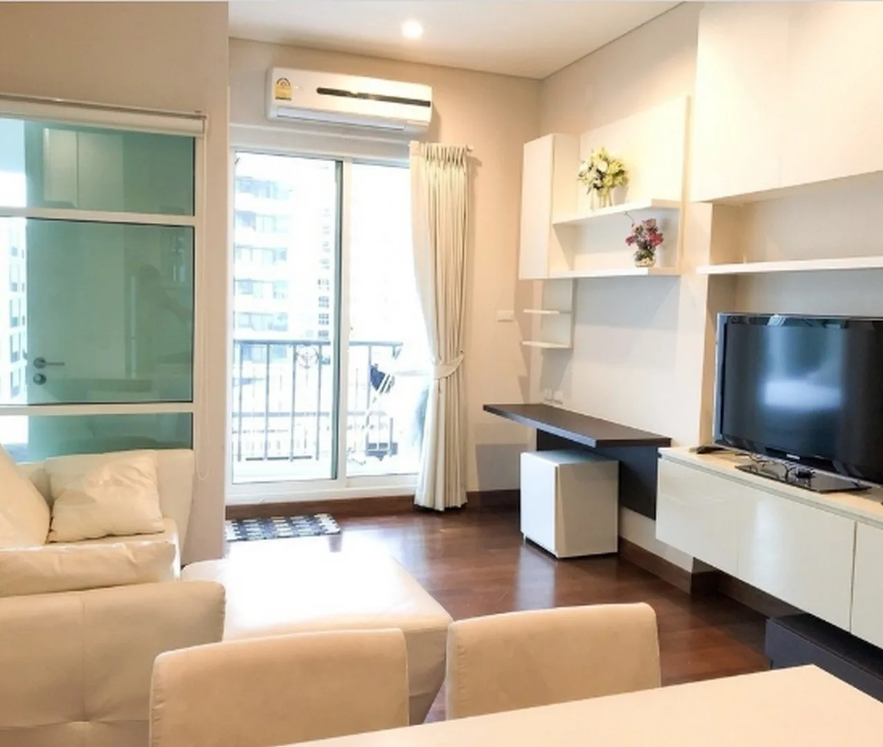 Ivy Thonglor — photo 2