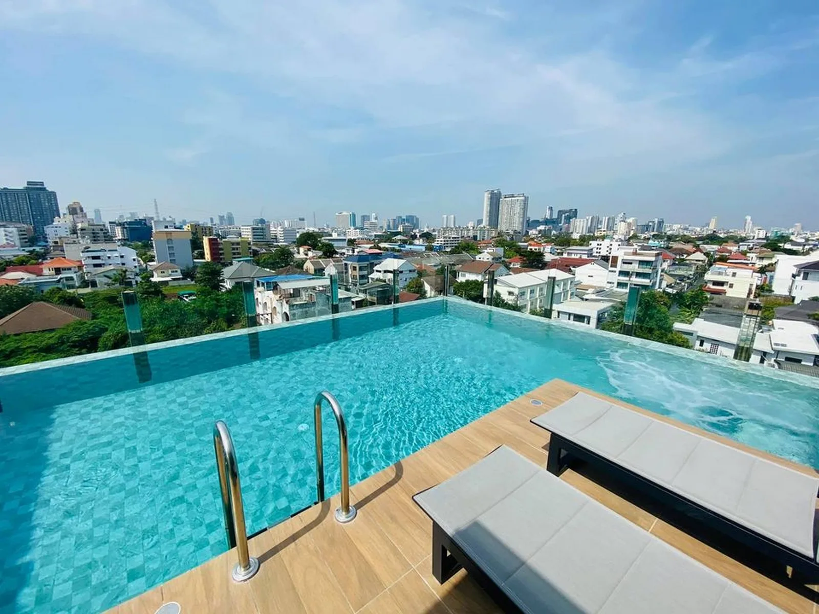 Asher Privé Sutthisan — photo 5