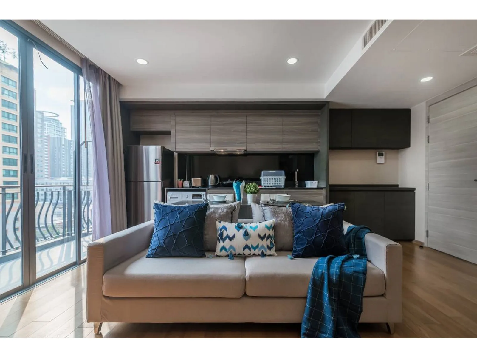 Klass Condo Langsuan — photo 4