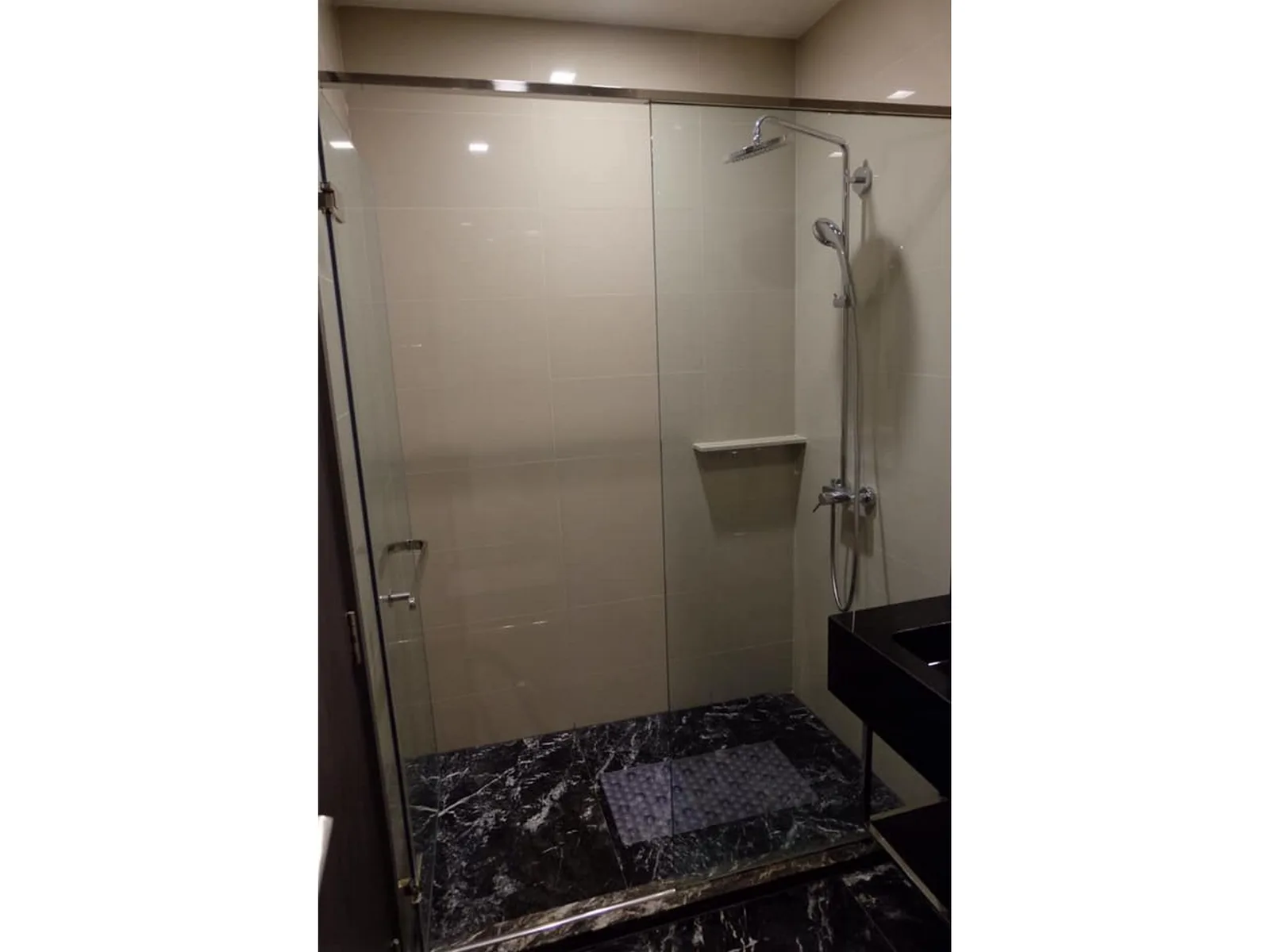 Edge Sukhumvit 23 — photo 3