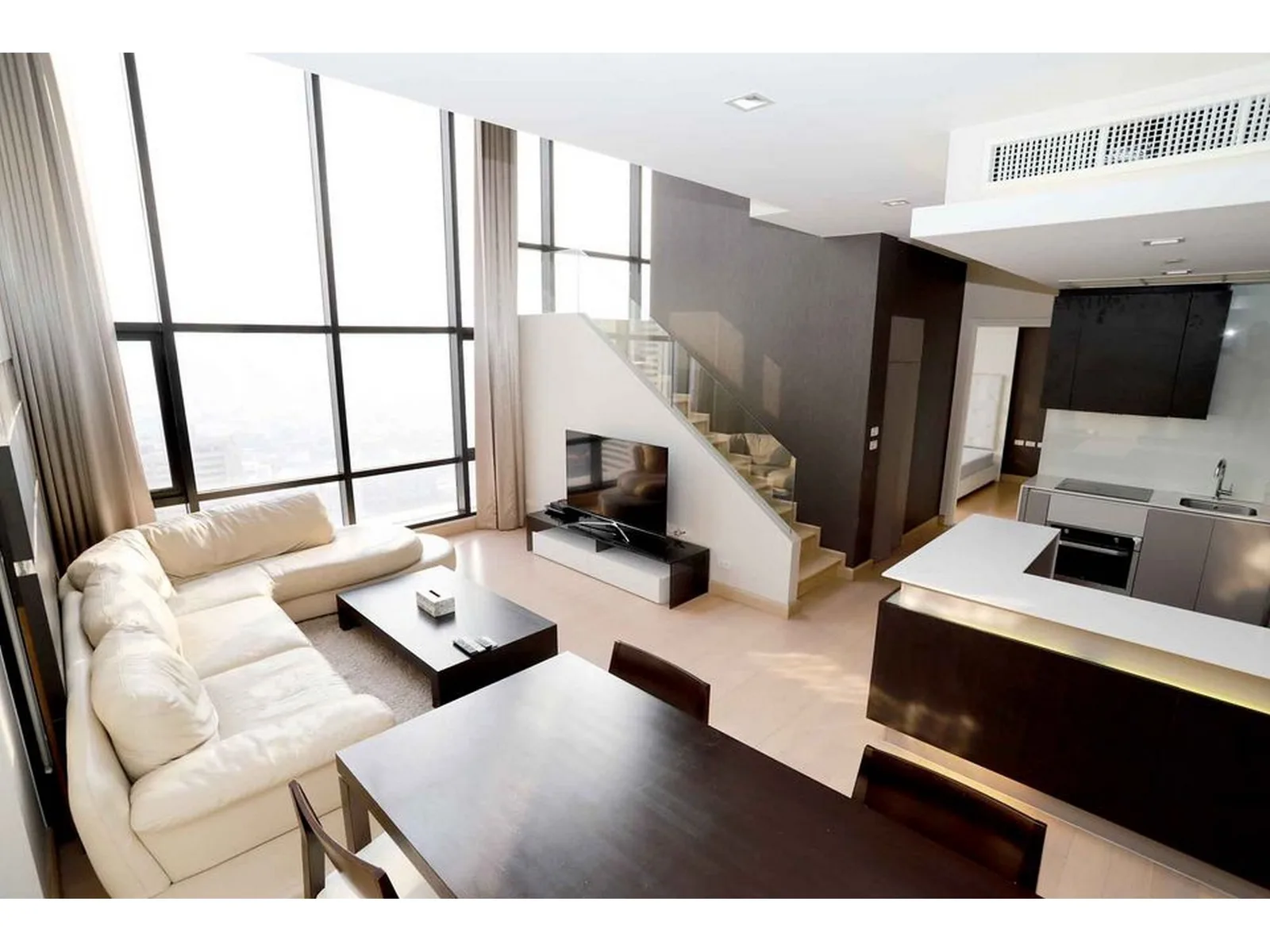 Urbano Absolute Sathon - Taksin — photo 1