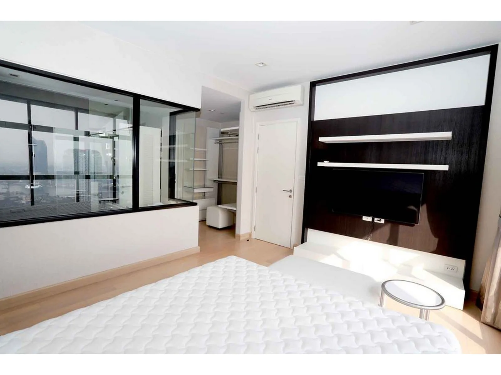 Urbano Absolute Sathon - Taksin — photo 6