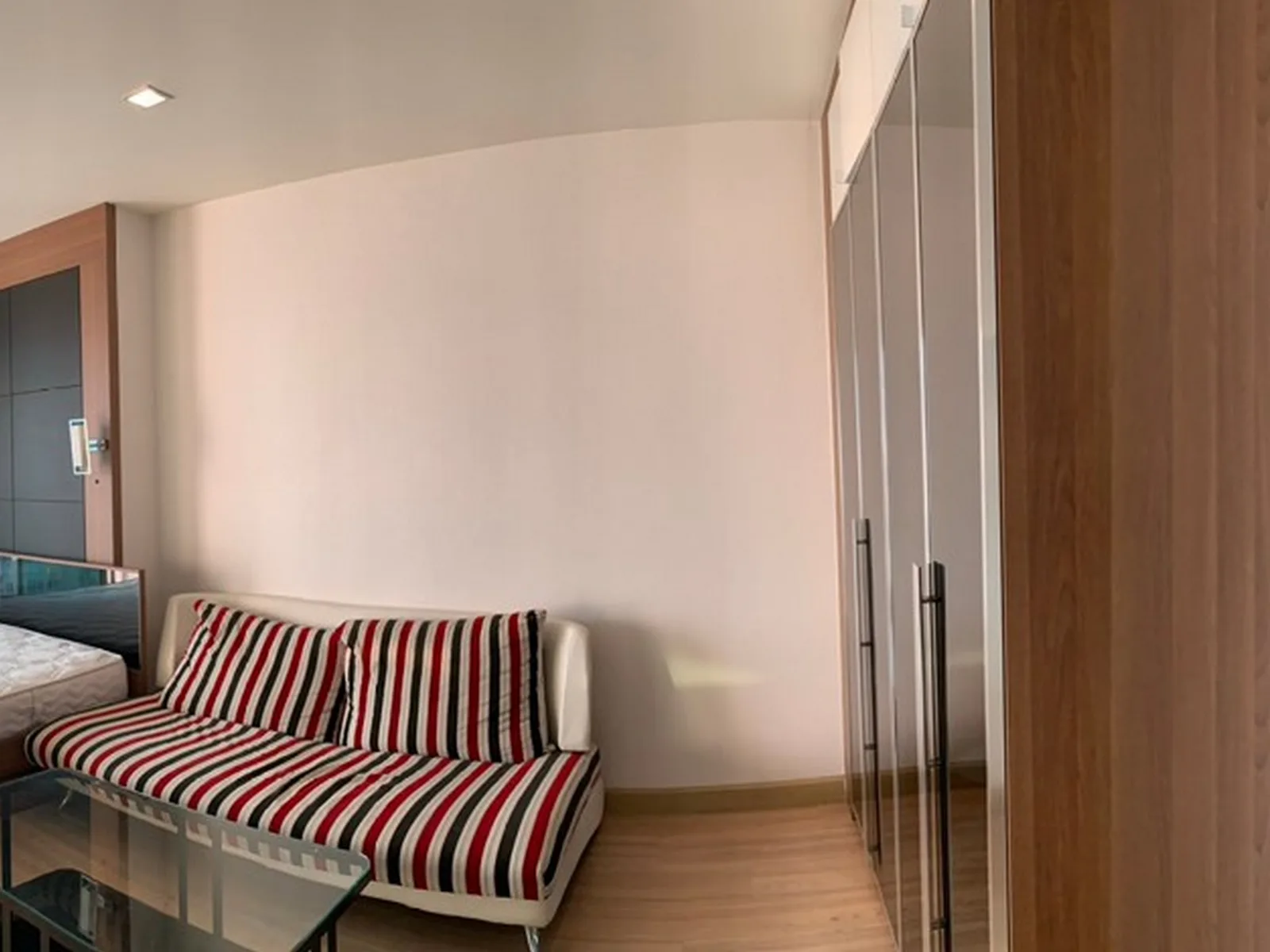 Sky Walk Condominium — photo 5