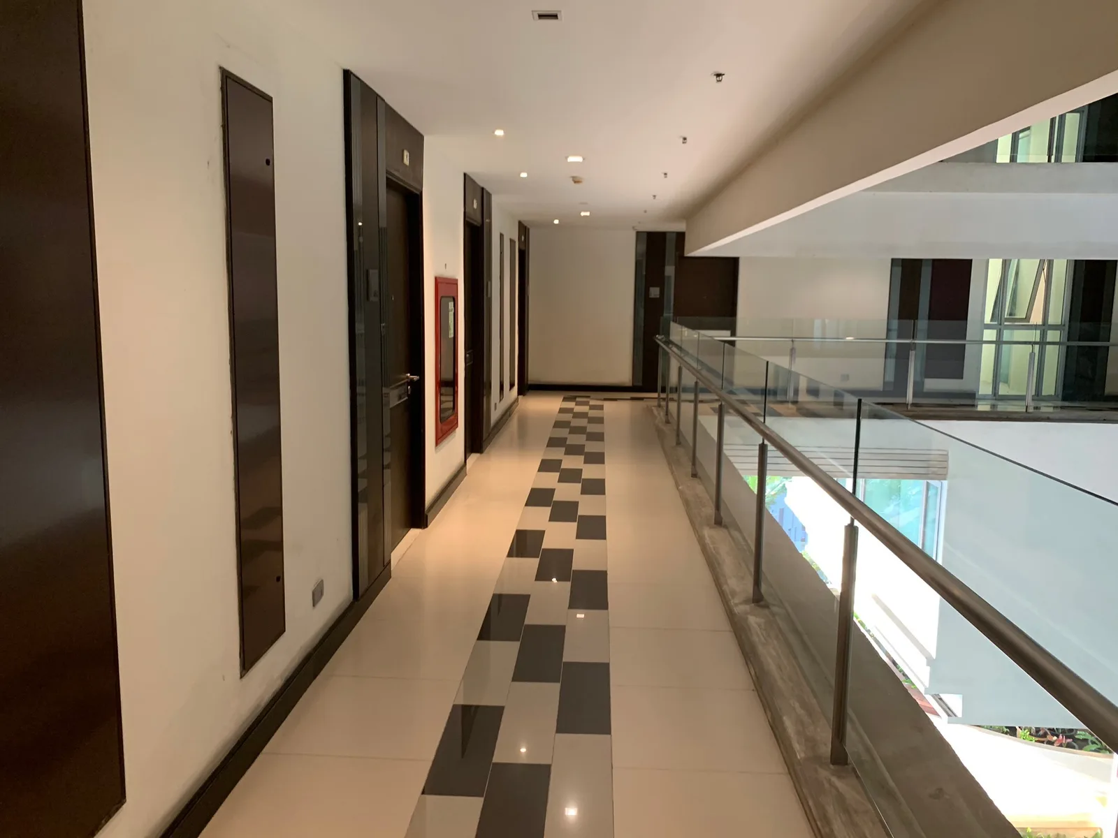 Sky Walk Condominium — photo 6