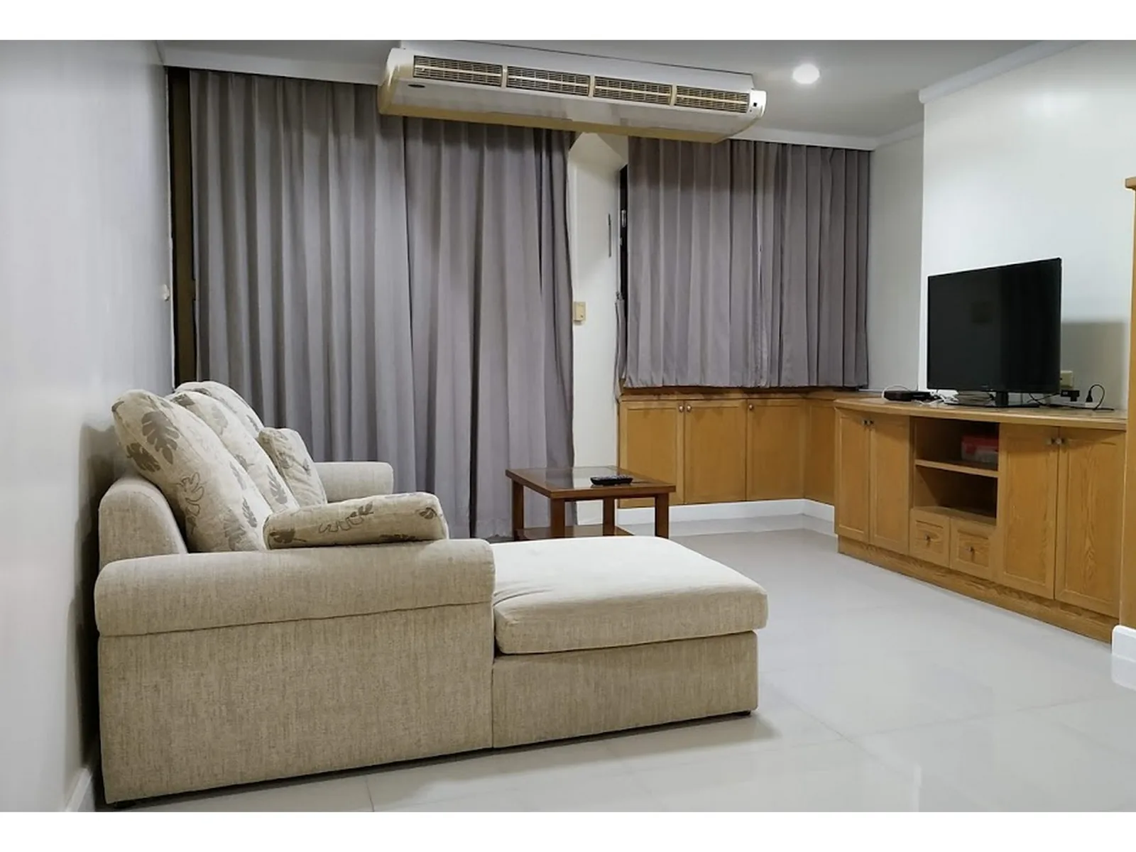 Supalai Place — photo 2