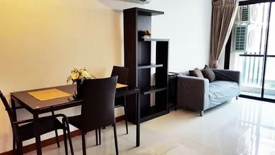 Le Cote Thonglor 8