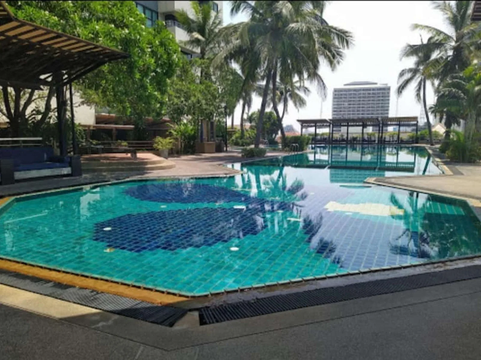 Sathorn Gardens — photo 13