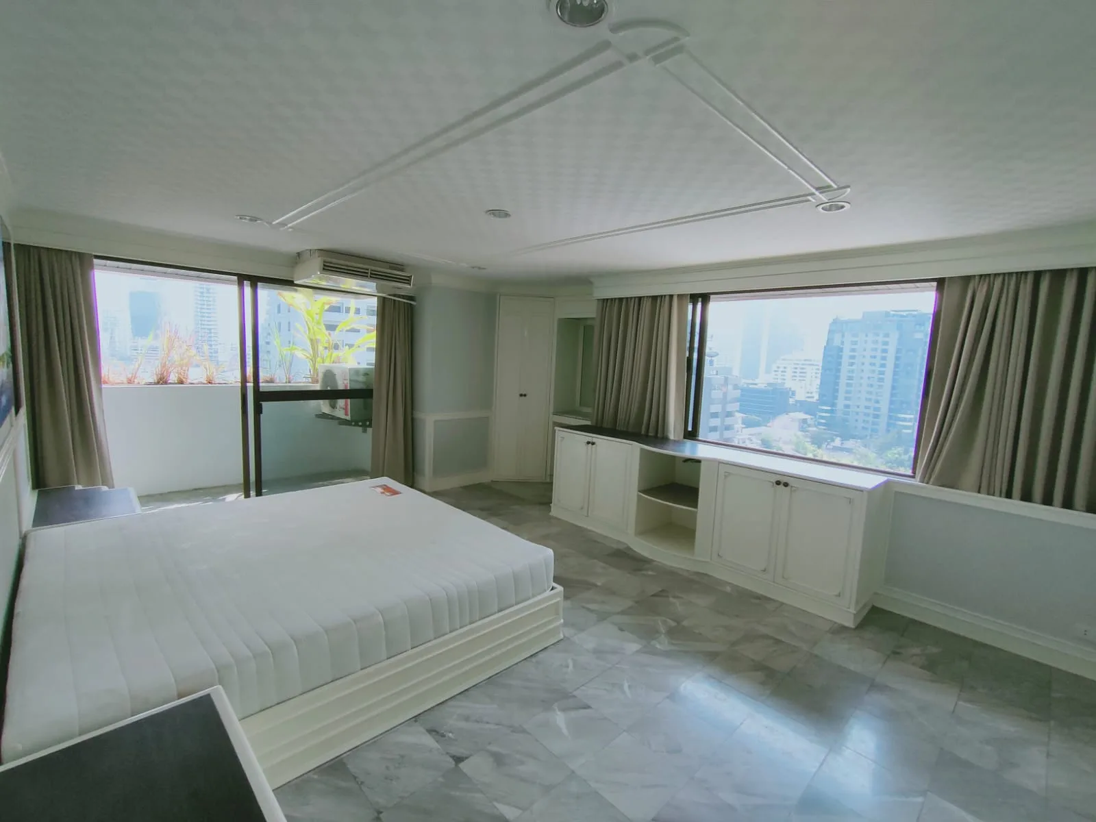 Beverly Tower Condo — photo 7