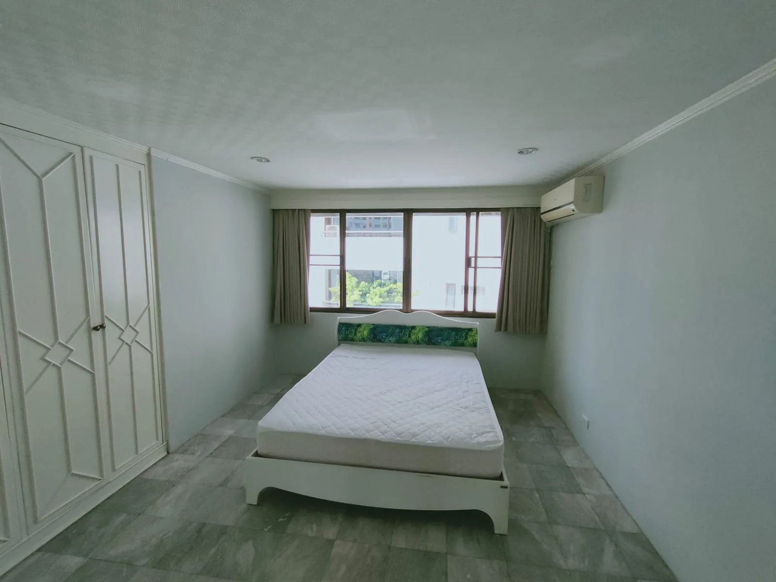 Beverly Tower Condo — photo 9