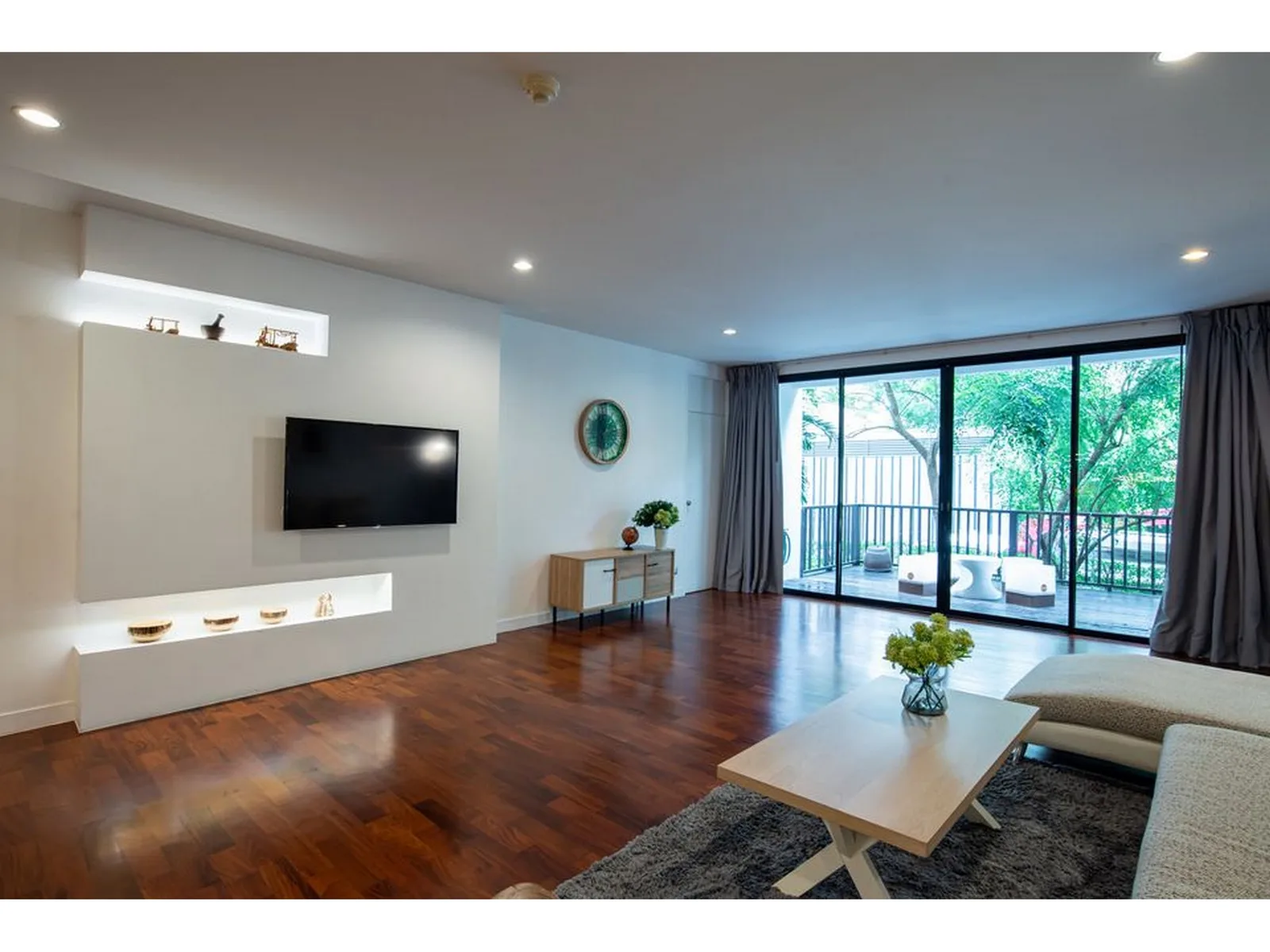Benviar Tonson Residence — photo 1