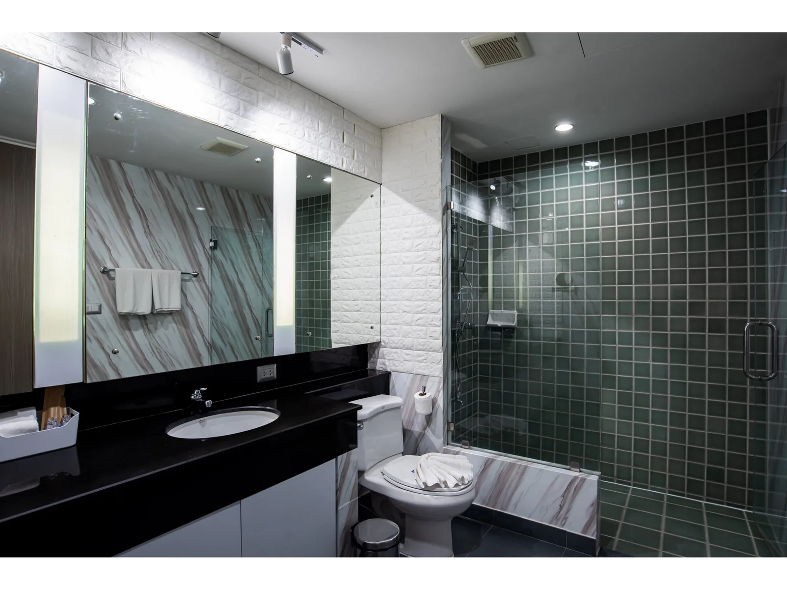 Benviar Tonson Residence — photo 12