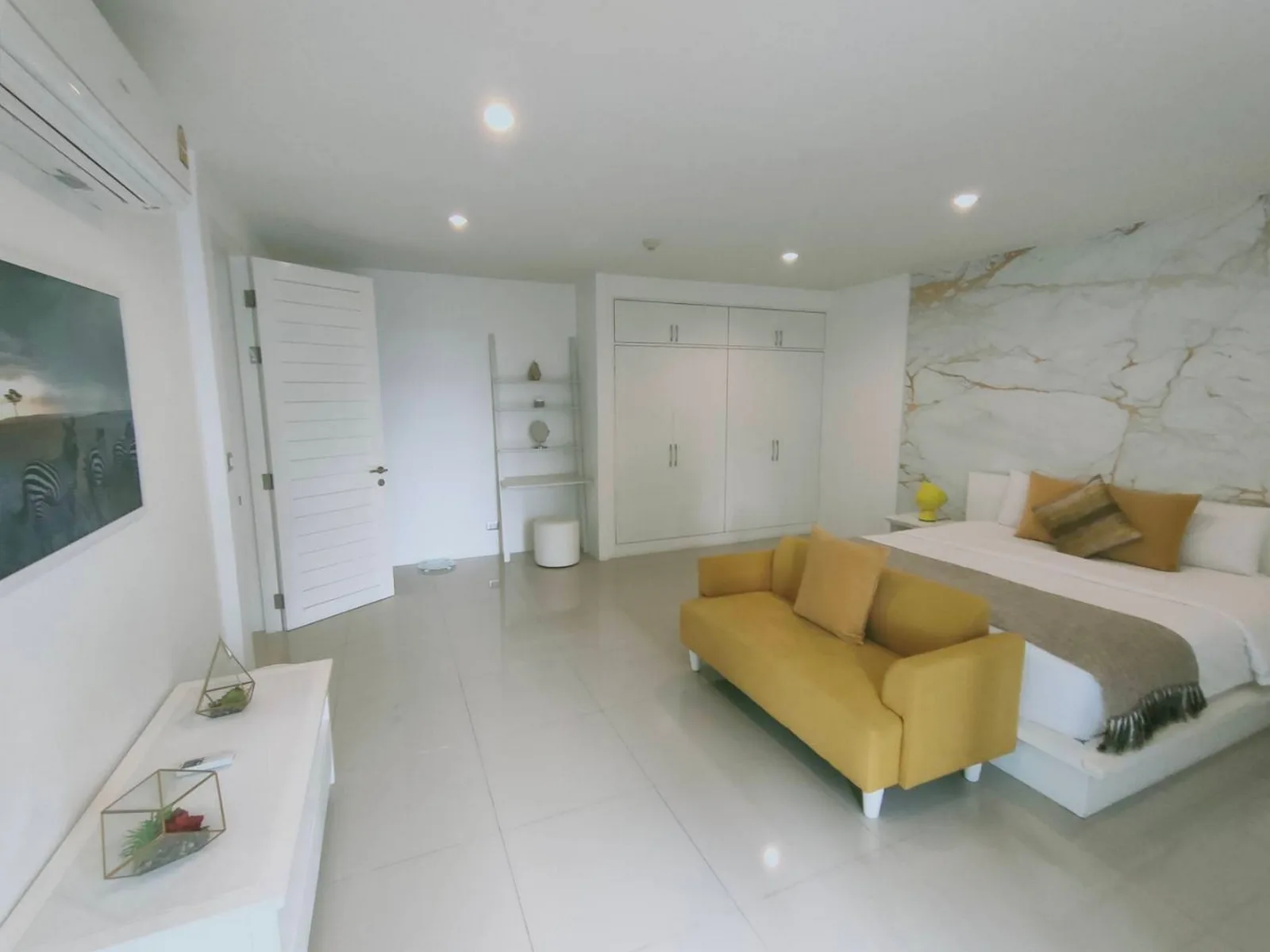 Benviar Tonson Residence — photo 1