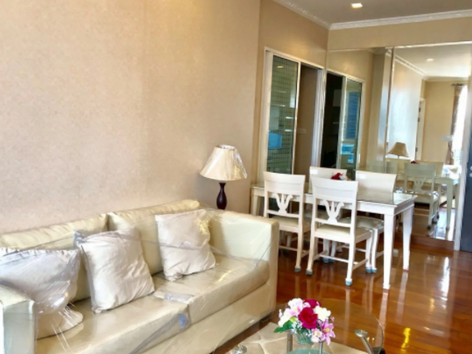 Ivy Sathorn 10 — photo 3