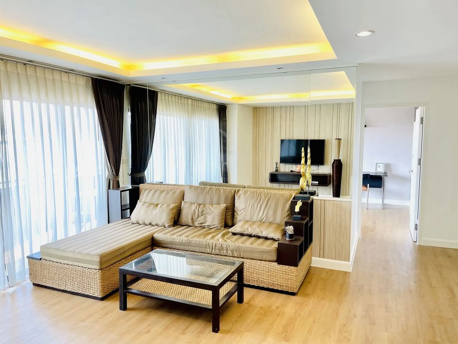 Phasuk Place — photo 3
