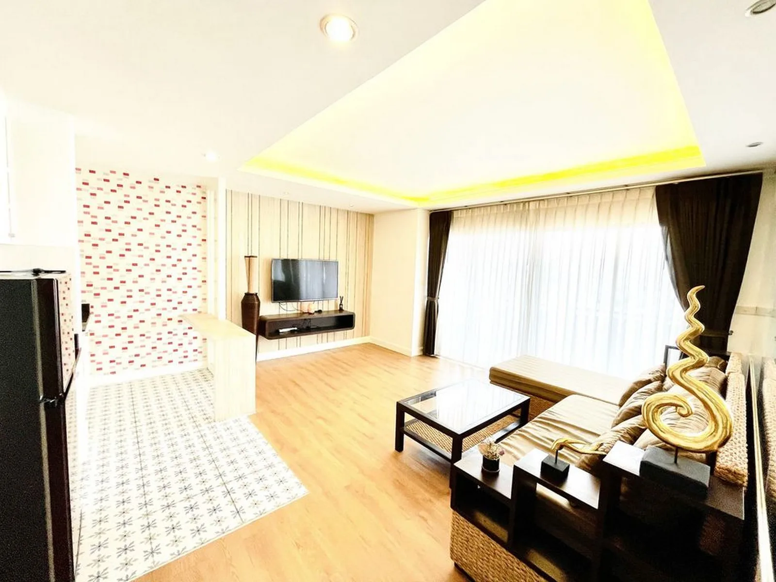 Phasuk Place — photo 10