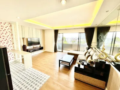 Phasuk Place