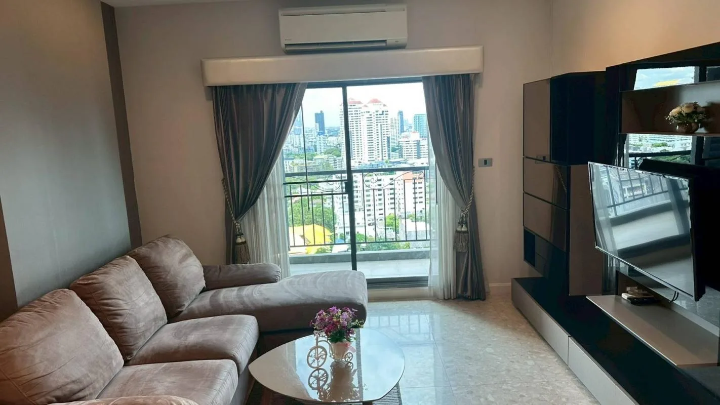 The Crest Sukhumvit 34 — photo 3
