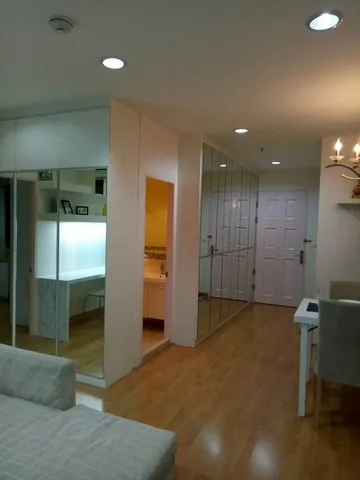 Life @ Phahon - Ari — photo 4