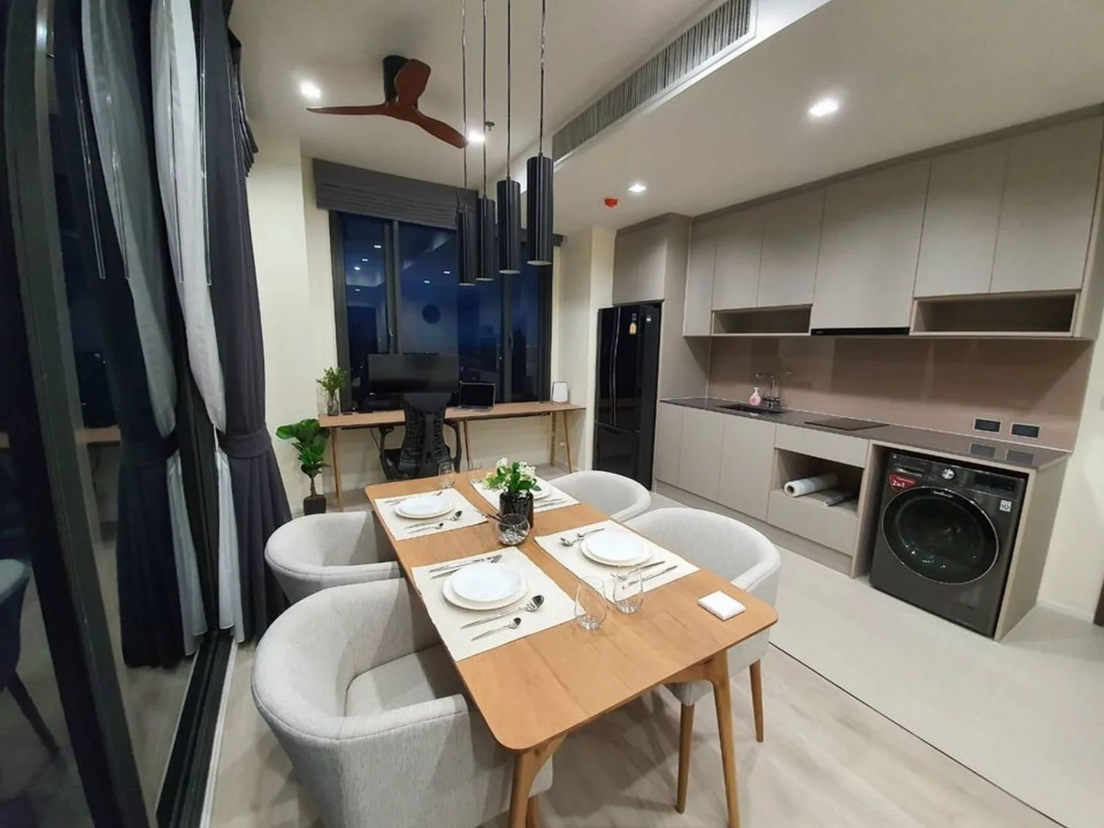 Edge Sukhumvit 23 — photo 2