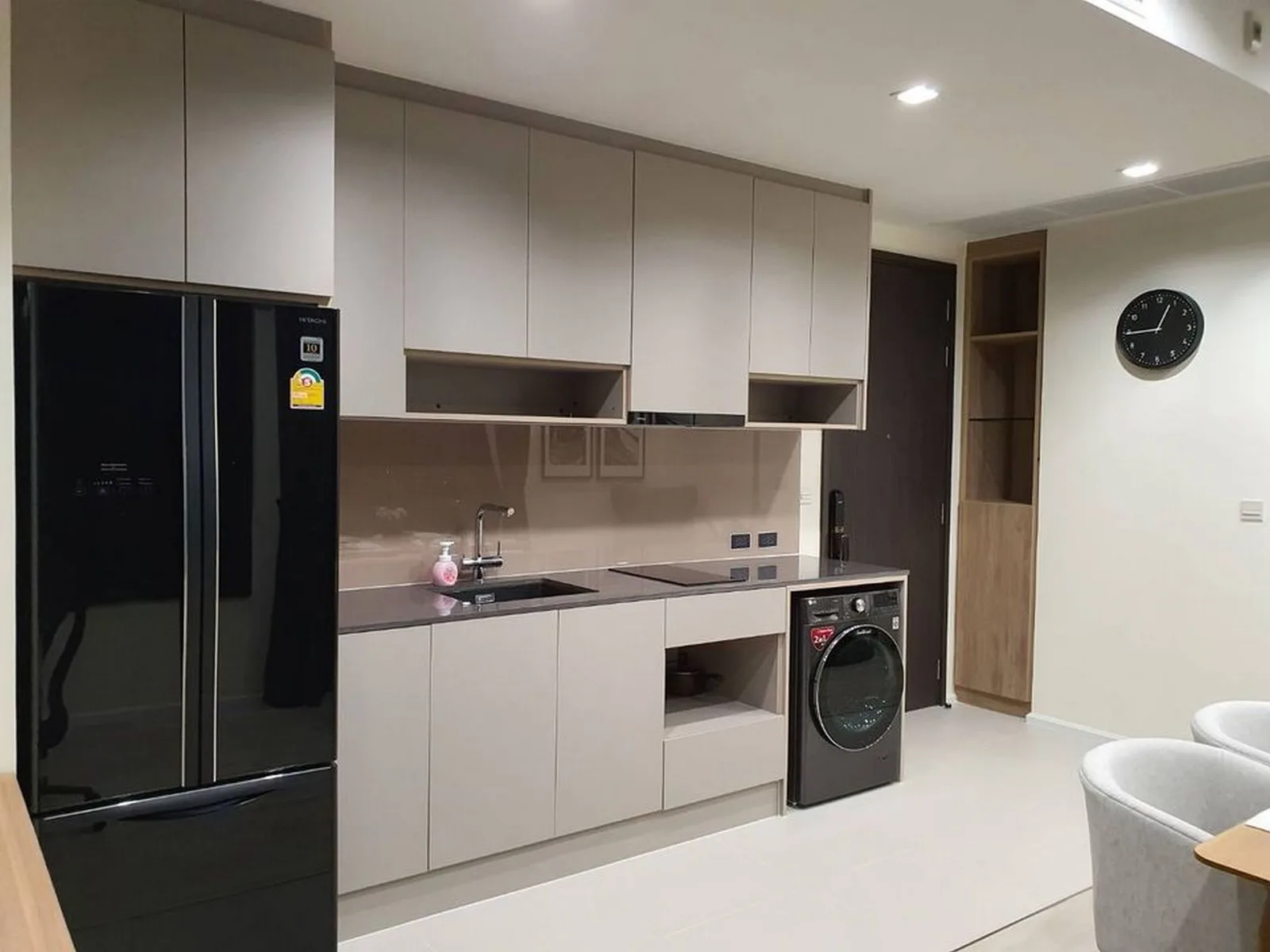 Edge Sukhumvit 23 — photo 4