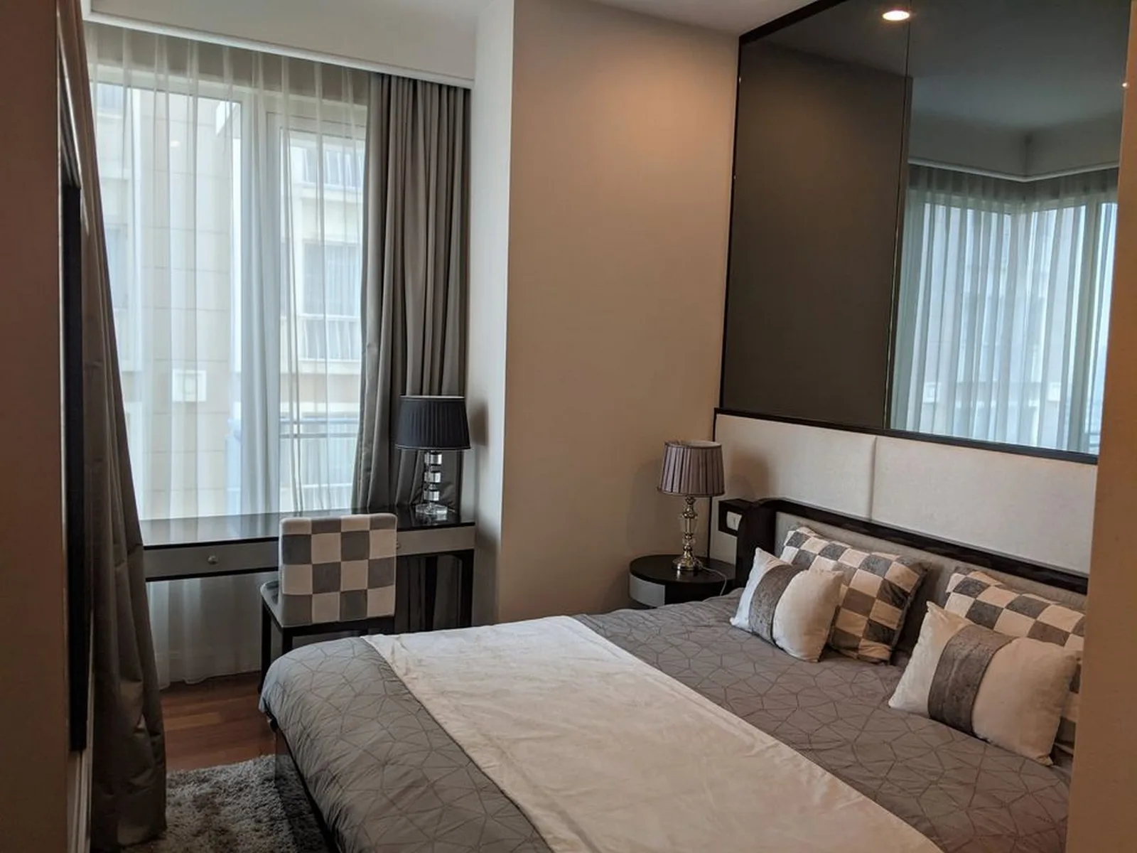Q Langsuan — photo 2