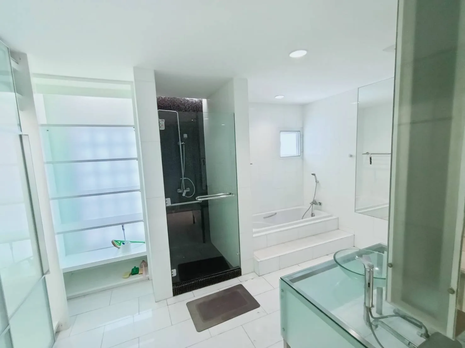 Tonson Court — photo 13