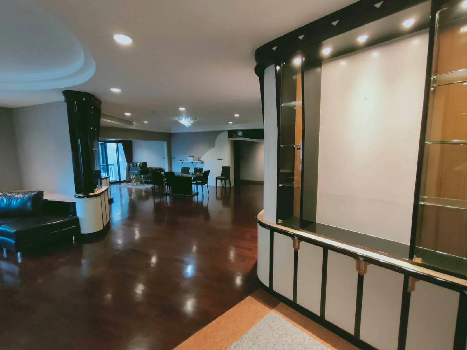 Tonson Court — photo 2