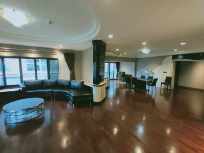 Tonson Court