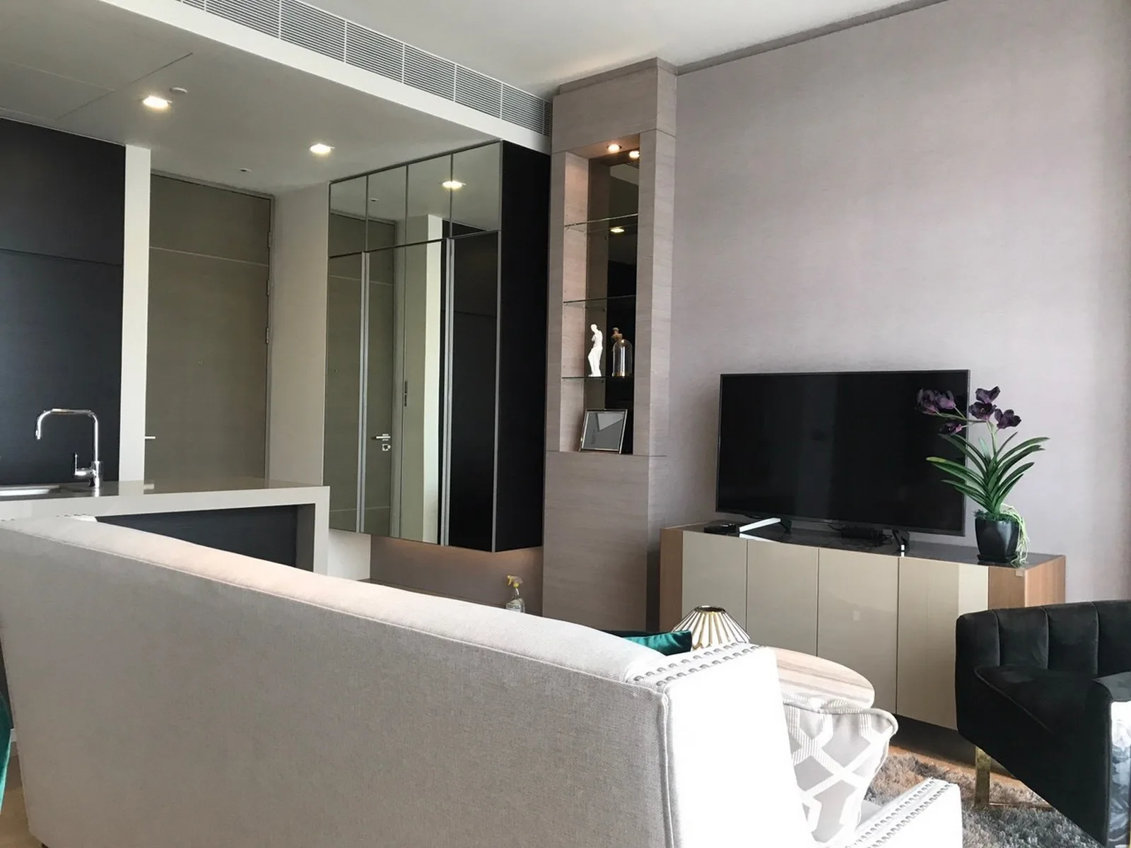 Saladaeng One — photo 6