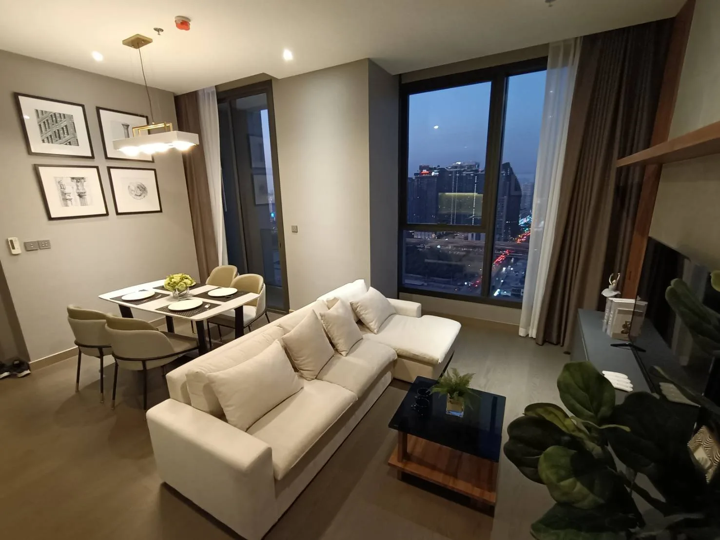 The Esse at Singha Complex — photo 1