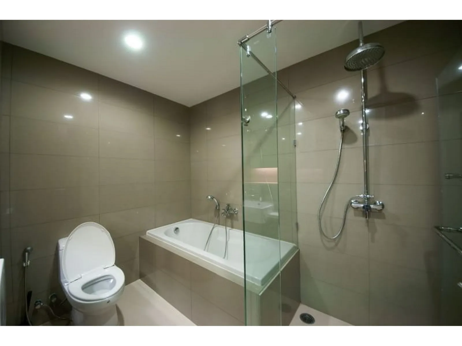 15 Sukhumvit Residences — photo 11