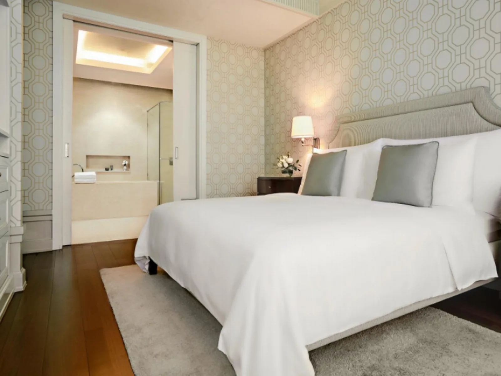 Oriental Residence — photo 1