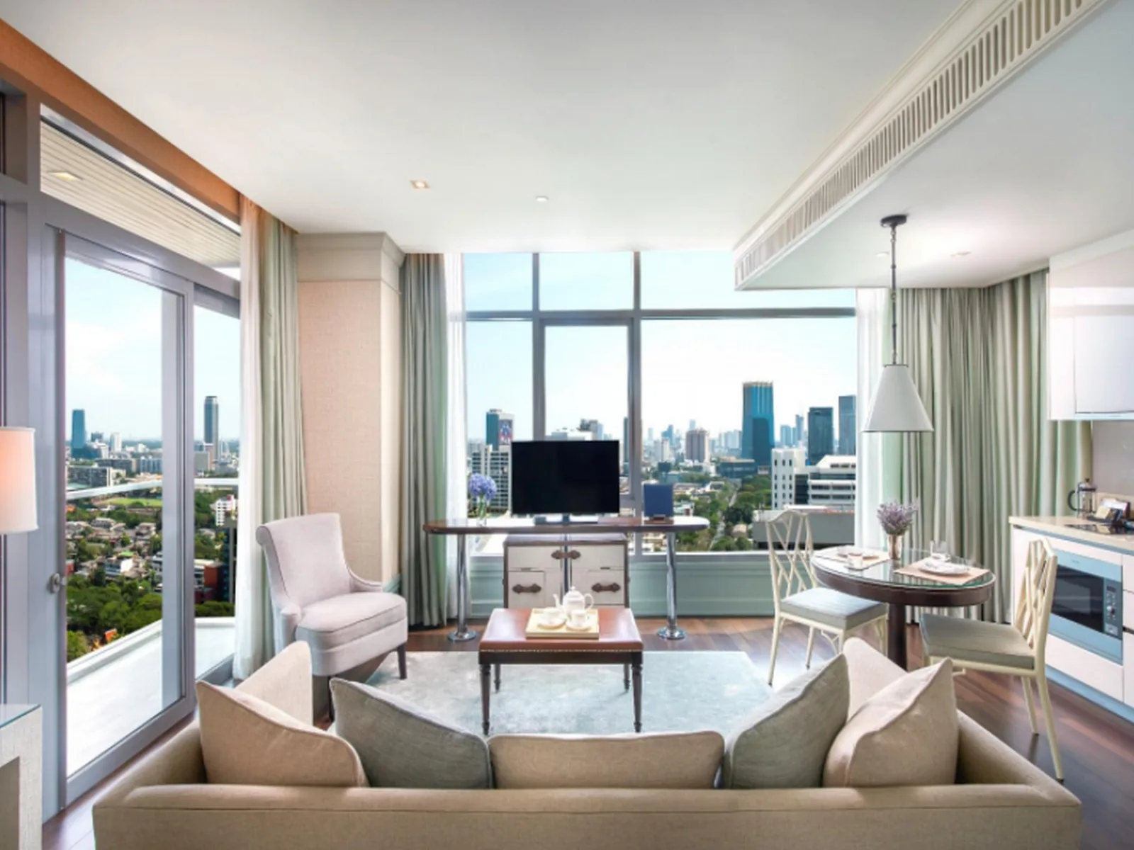 Oriental Residence — photo 2