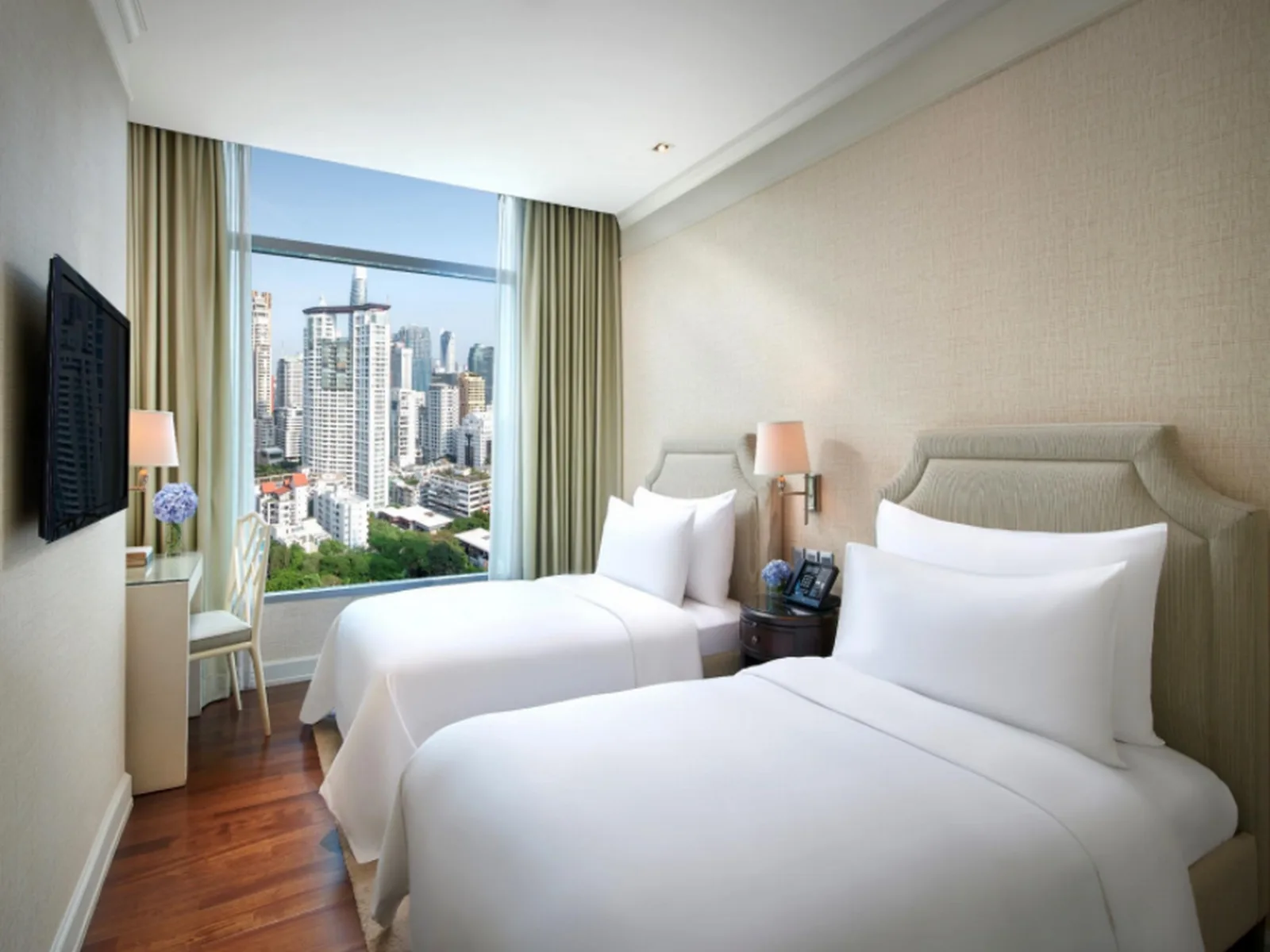 Oriental Residence — photo 3
