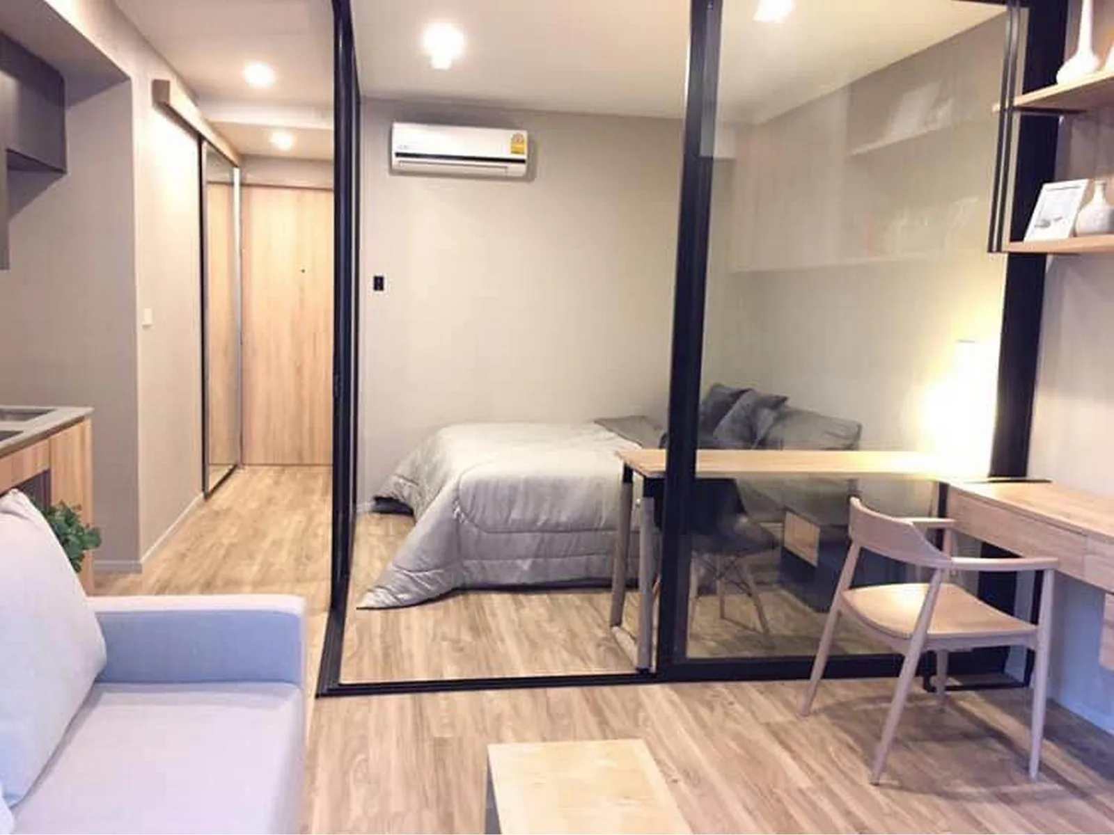 Blossom Condo @ Sathorn - Charoenrat — photo 2