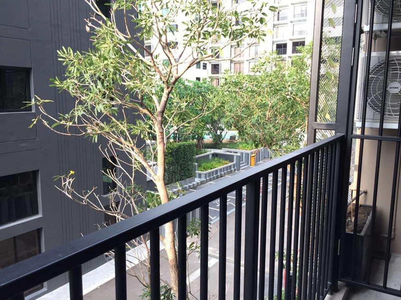 Blossom Condo @ Sathorn - Charoenrat — photo 9