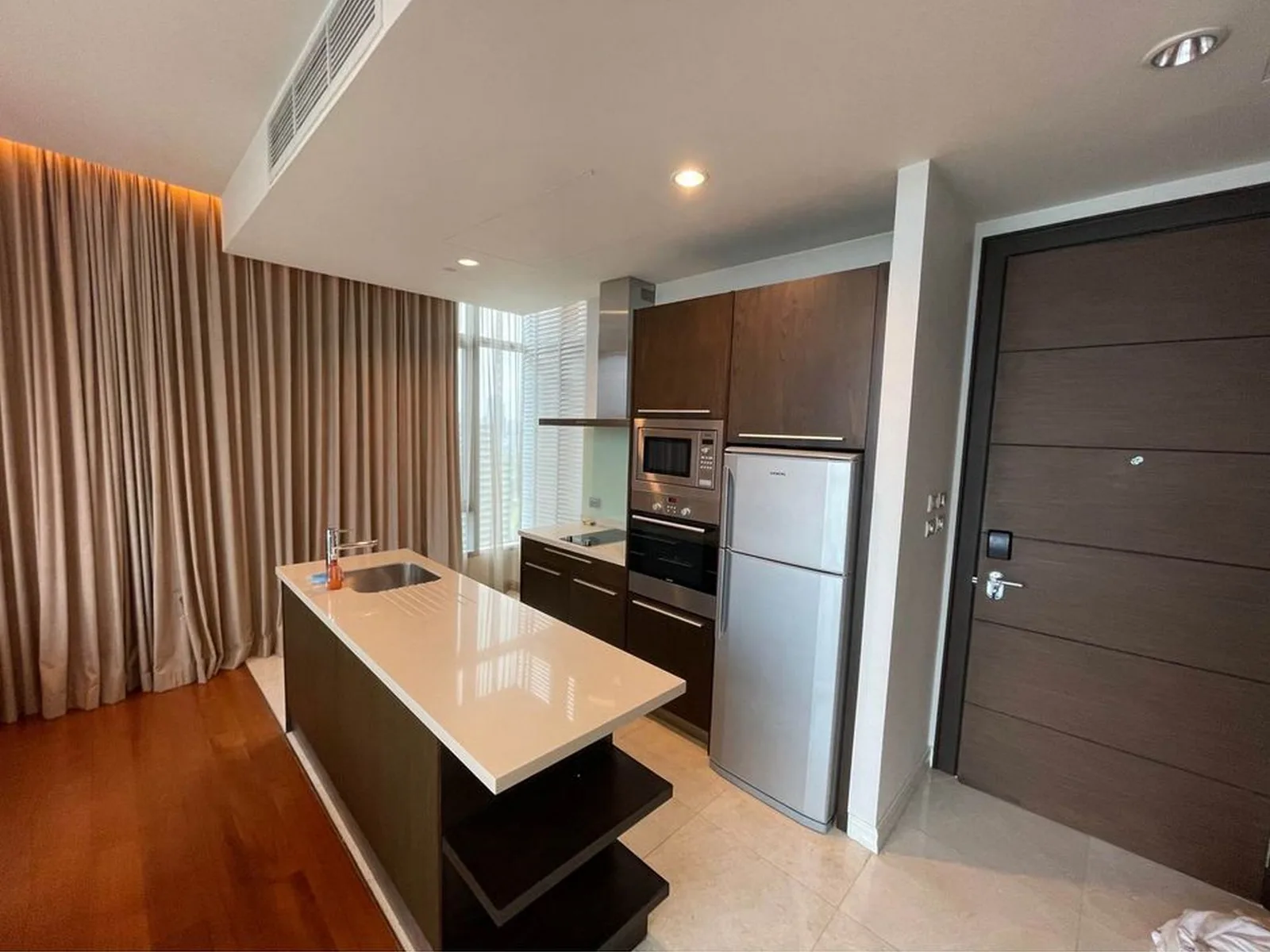 Oriental Residence — photo 3