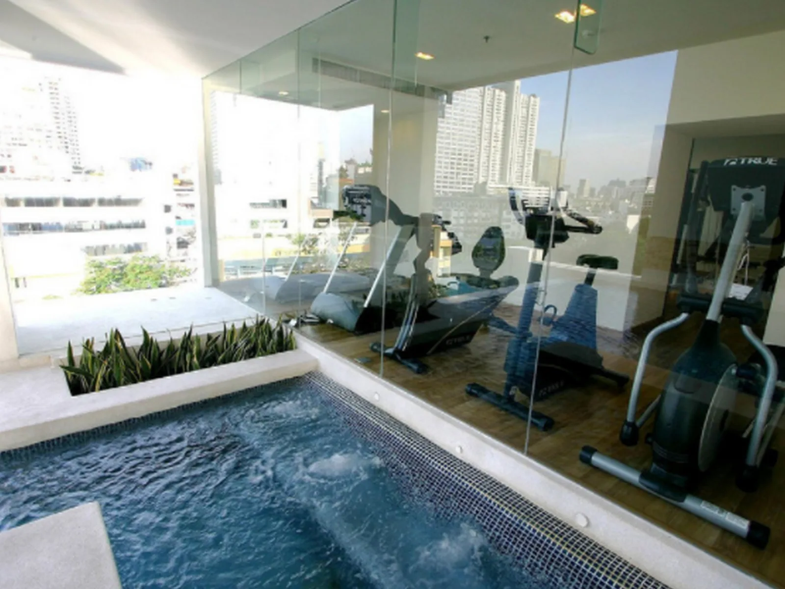 Ivy Sathorn 10 — photo 10