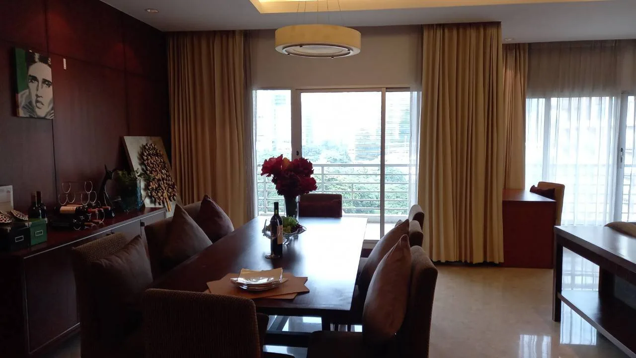 Royal Residence Park — photo 3