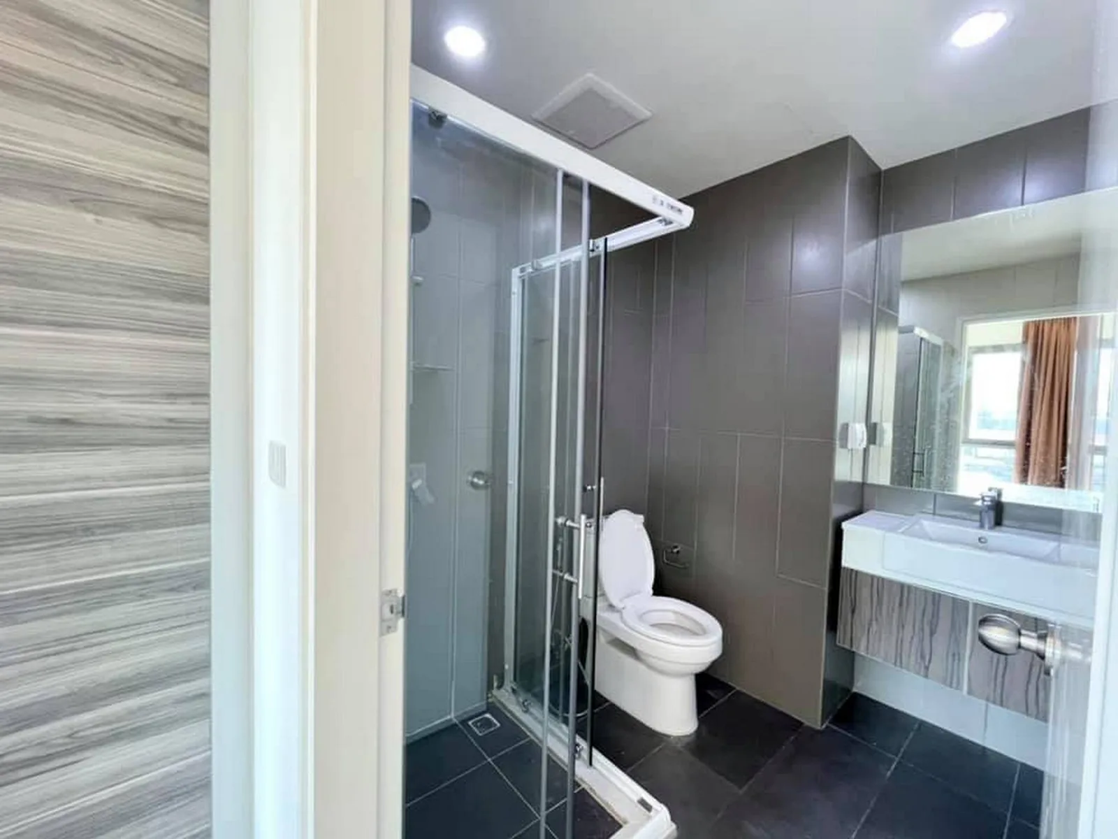 Centric Ratchada - Huai Khwang — photo 11